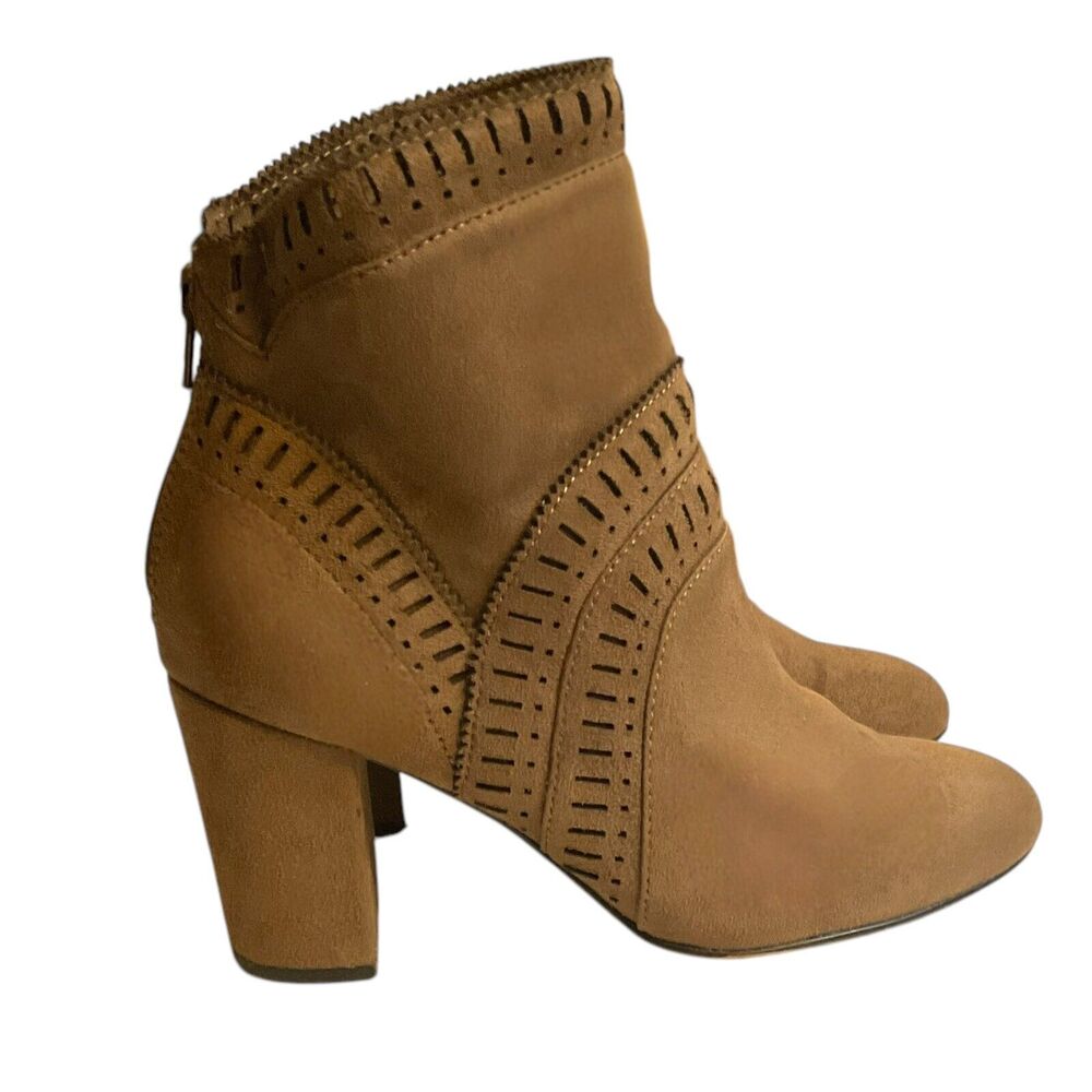 ISOLA ANKLE BOOTS Womens 6.5 Evoda Taupe Suede Laser Cut Pinked Edge Bootie